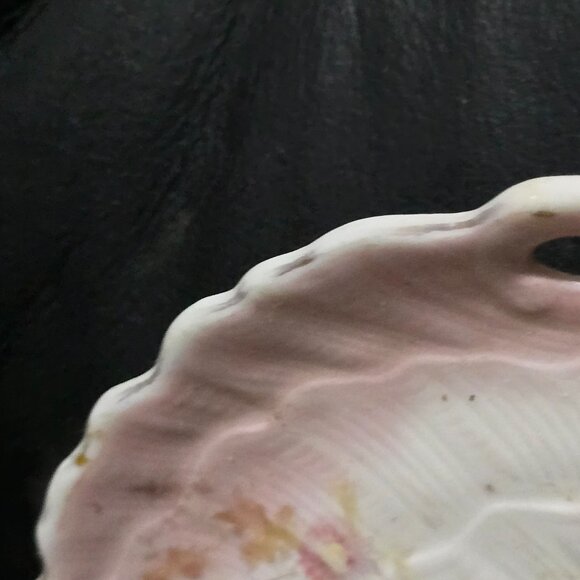 Decorative Vintage Ceramic Plate With Floral Design & Scalloped Edges - Picture 3 of 8